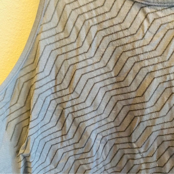 Zyia Active Gray Zig Zag Pattern Tank Top Size XL - Picture 4 of 5